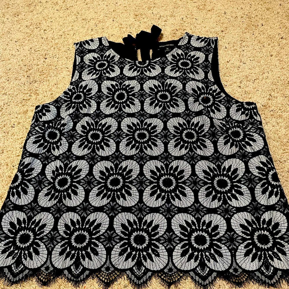 Banana Republic Navy Lace tank sleeveless blouse with ribbon tie
